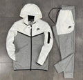 Nike Tech Fleece ensemble Gr-138