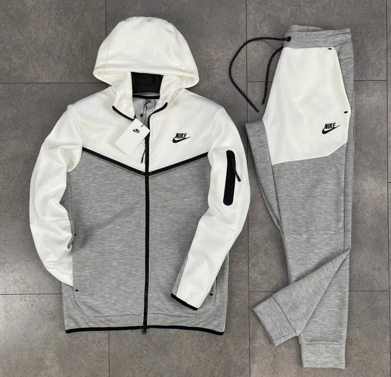 Nike Tech Fleece ensemble Gr-138