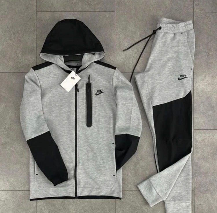 Nike Tech Fleece Lifestyle Gr-216 K25
