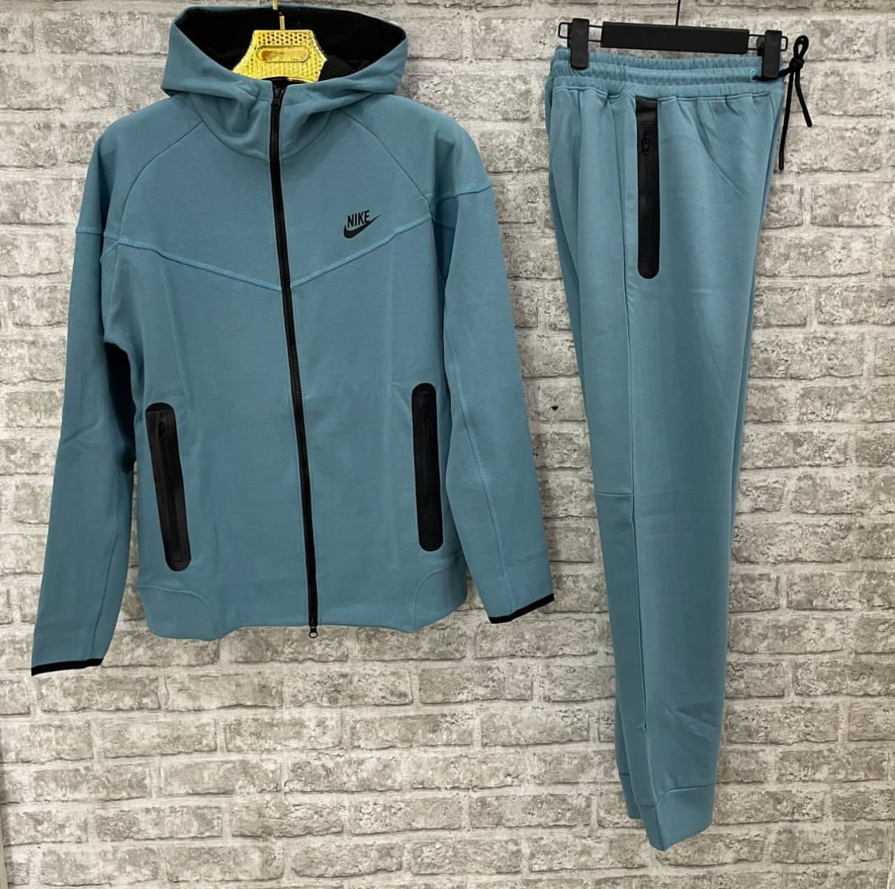 Nike Tech Fleece Gr-124