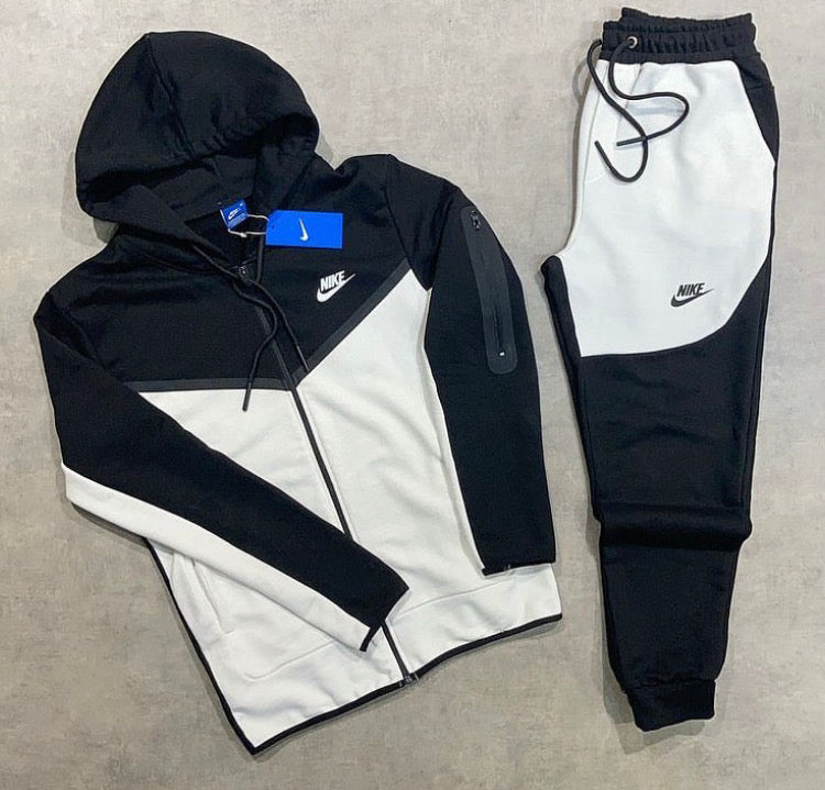 Nike Tech Lifestyle Gr-220K25