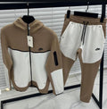 Nike Tech ensemble Gr-144