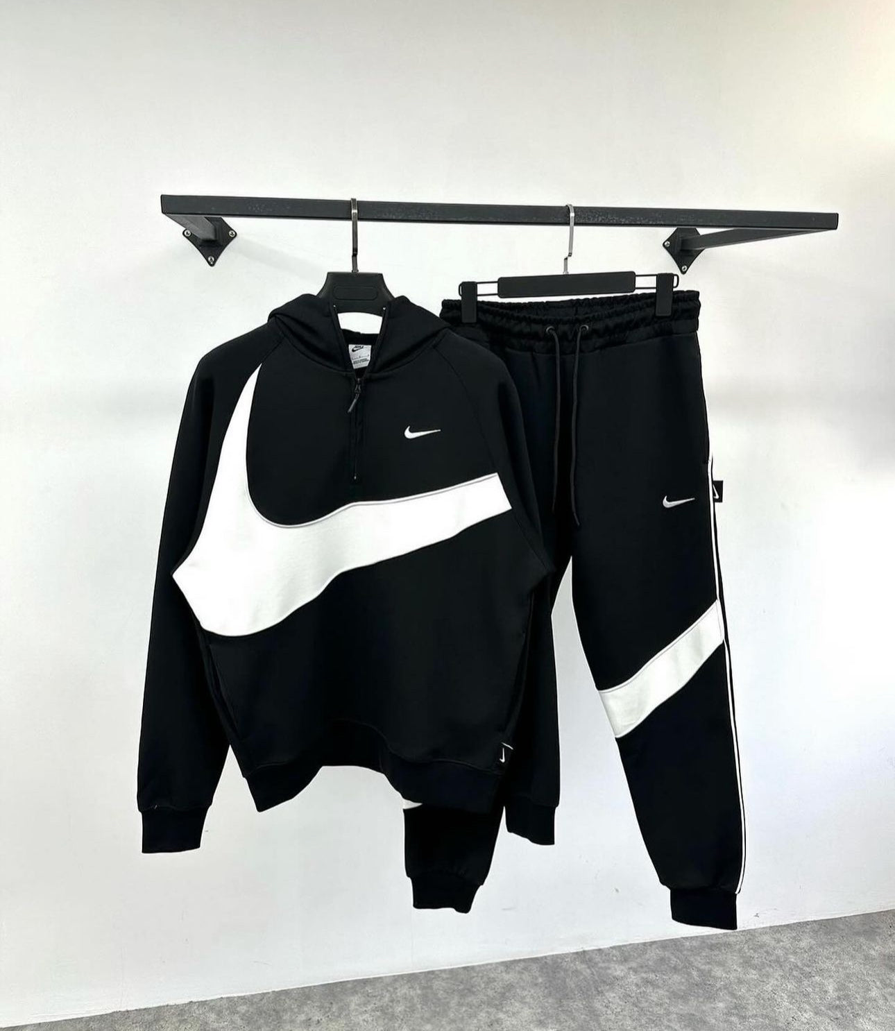 Nike Swoosh ensemble Gr-142