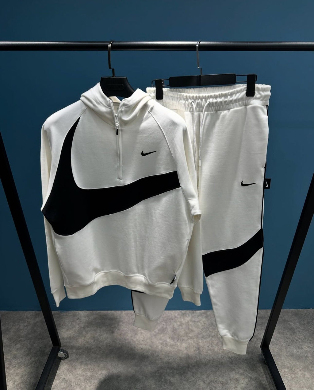 Nike Swoosh ensemble Gr-141