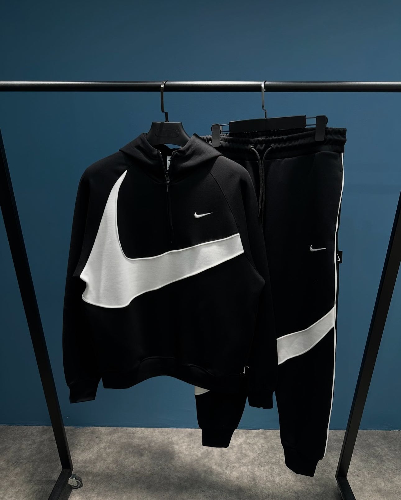 Nike Swoosh ensemble Gr-142