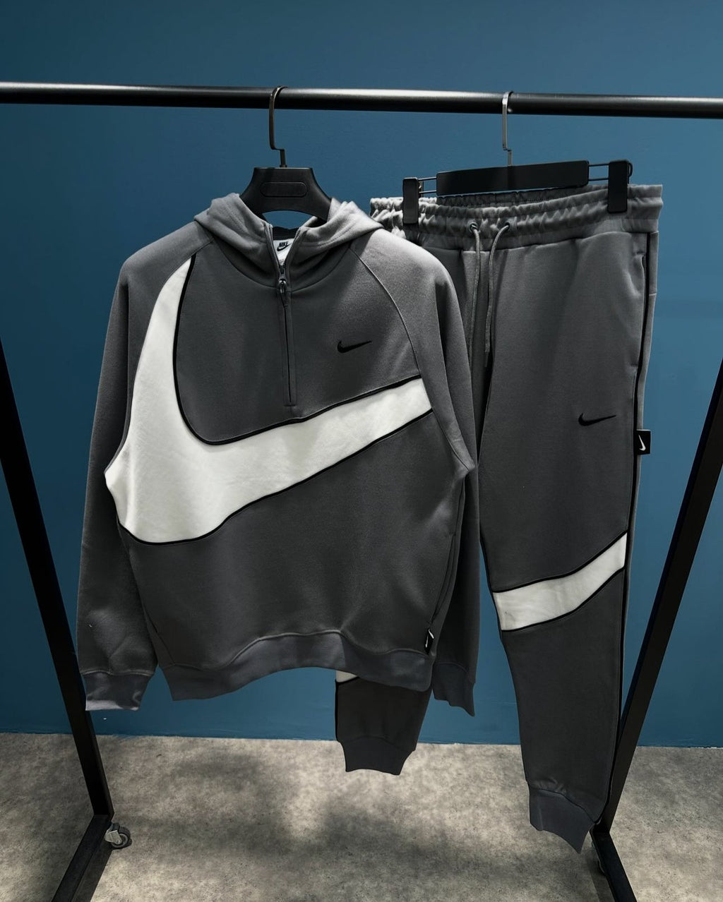 Nike Swoosh ensemble Gr-143