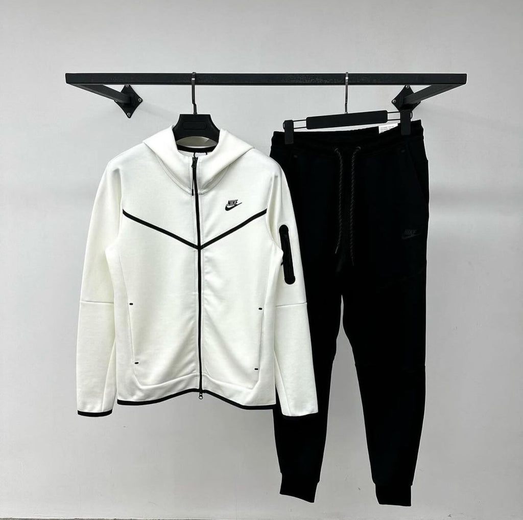Nike Tech Fleece ensemble Gr-137