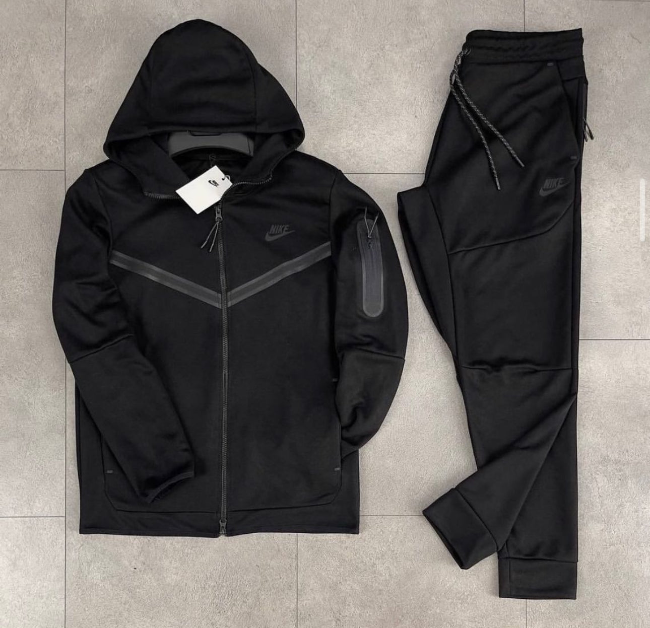 Nike Tech Fleece ensemble Gr-134