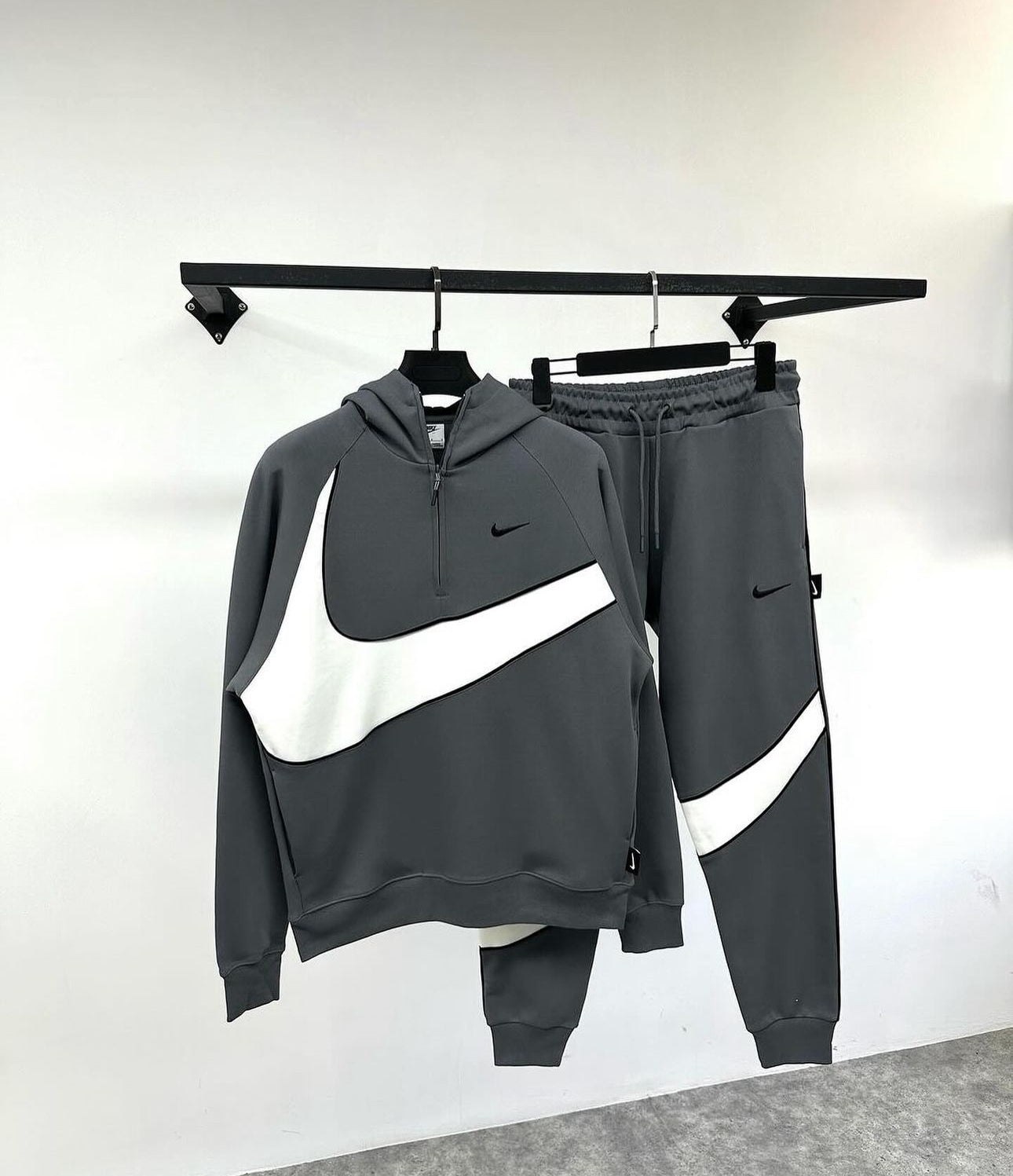 Nike Swoosh ensemble Gr-143