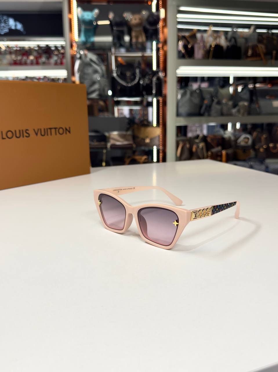 LOUIS VUITTON UV 400 SUNGLASSES