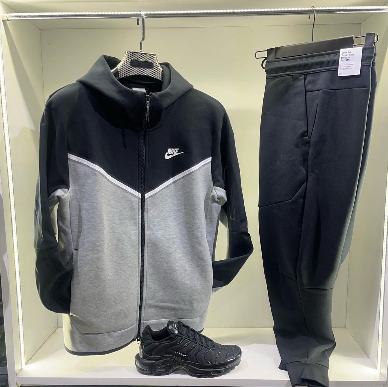 Nike Tech Fleece Gr-126