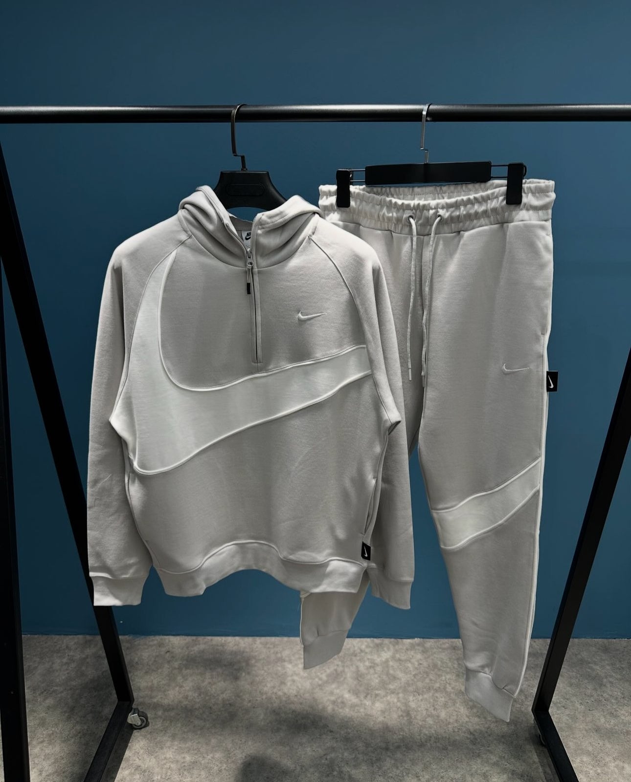 Set Nike Swoosh ensemble grey 02