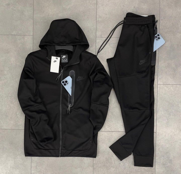 Nike Tech Fleece Lifestyle Gr-215