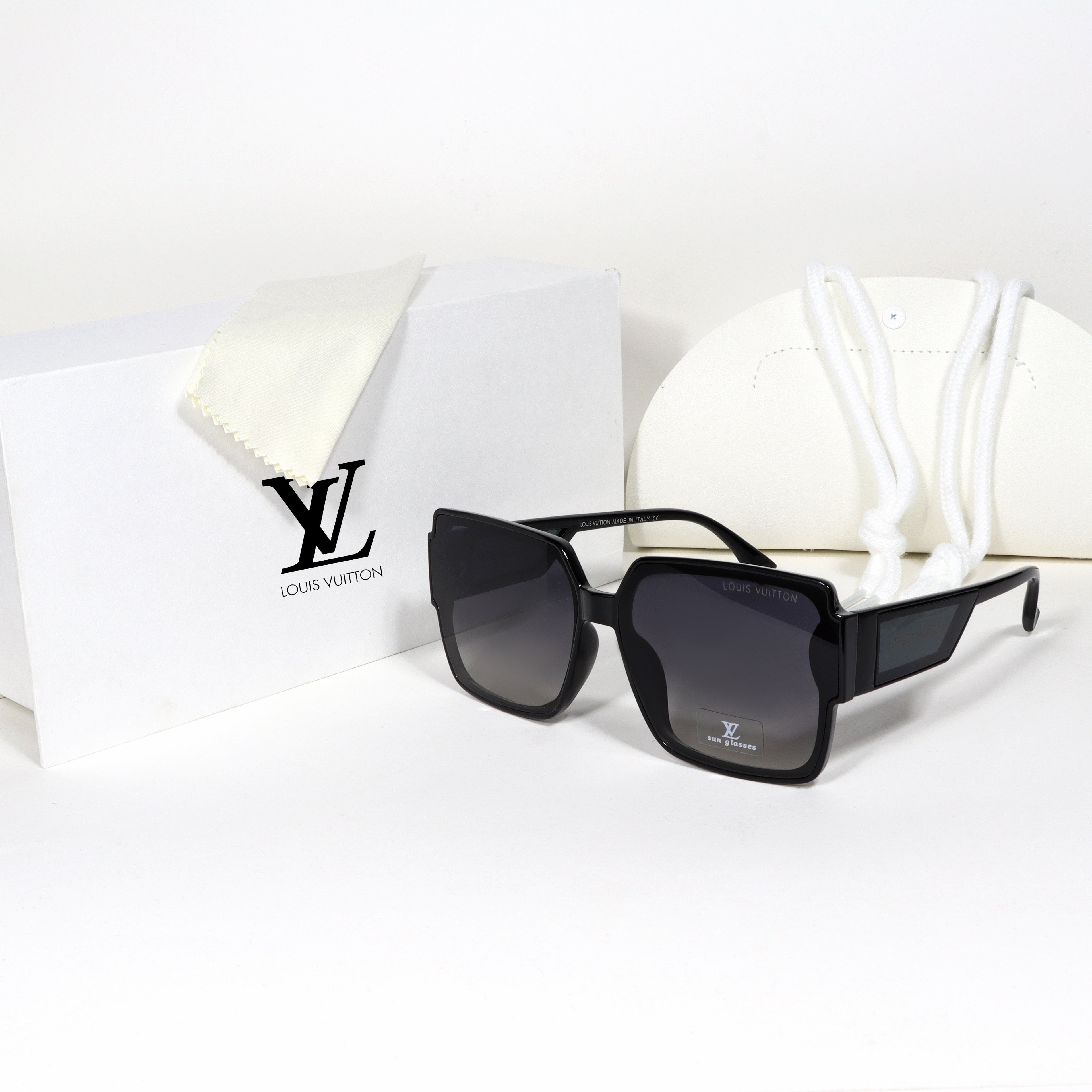 Louis Vuitton - LV07