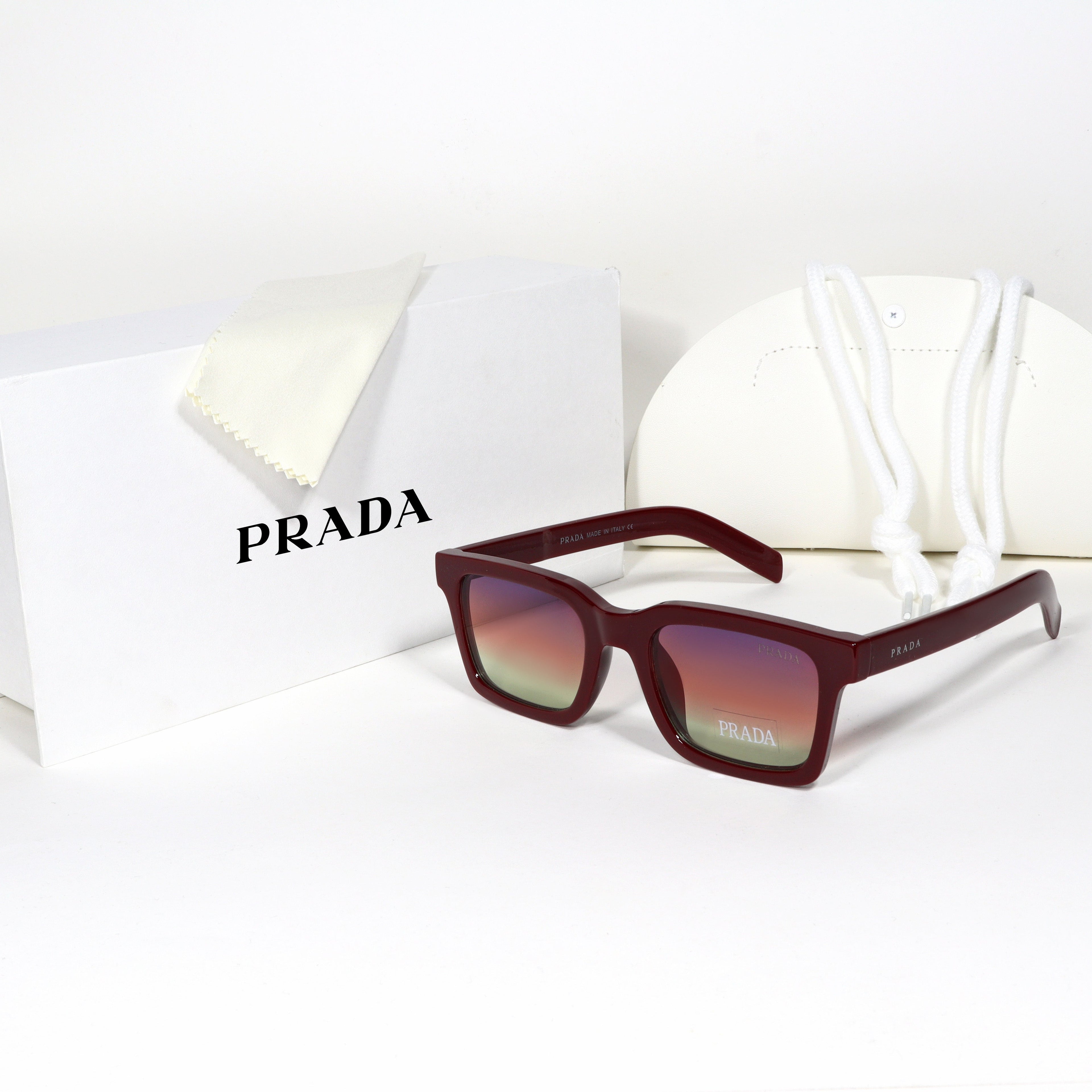Prada - PR16
