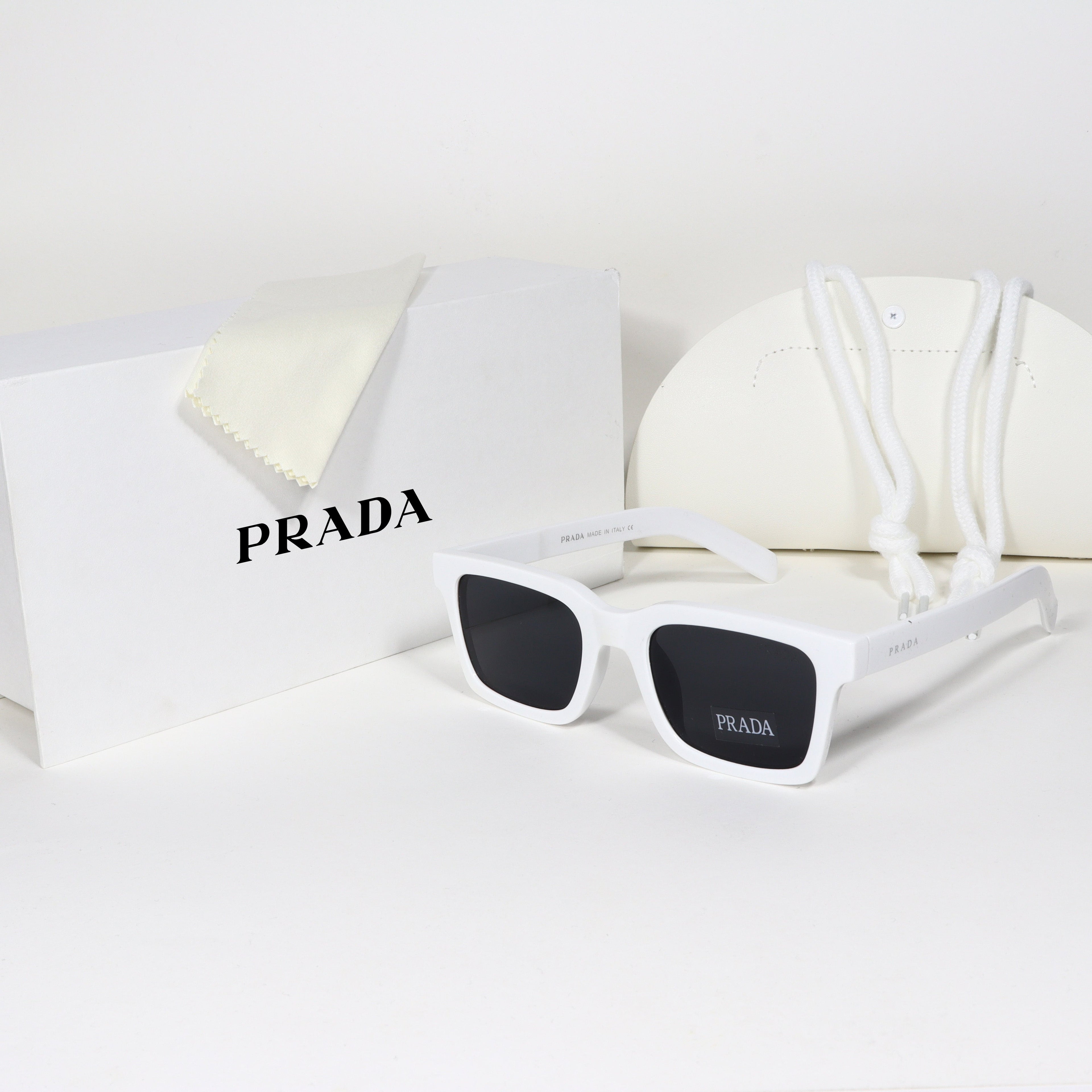 Prada - PR18